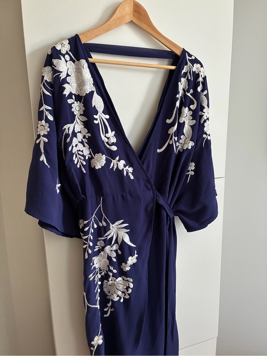 ASOS Dresses & Skirts - NWT ASOS Deep Navy Embroidered Wrap Kimono Dress with Tie Waist - Size 16